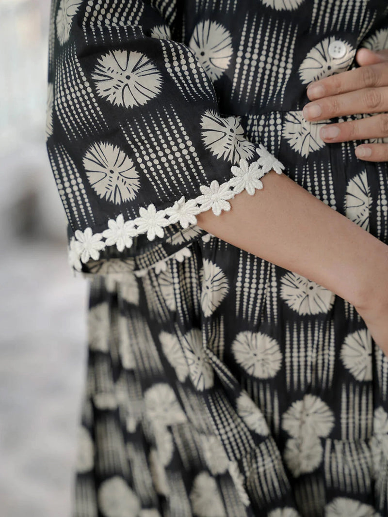 Black White Geometric Motifs Printed Maternity & Feeding Midi Dress