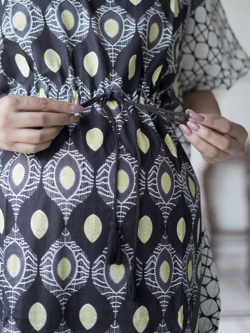 Black White Geometric Print Maternity & Feeding Kaftan Dress with Concealed Zipper