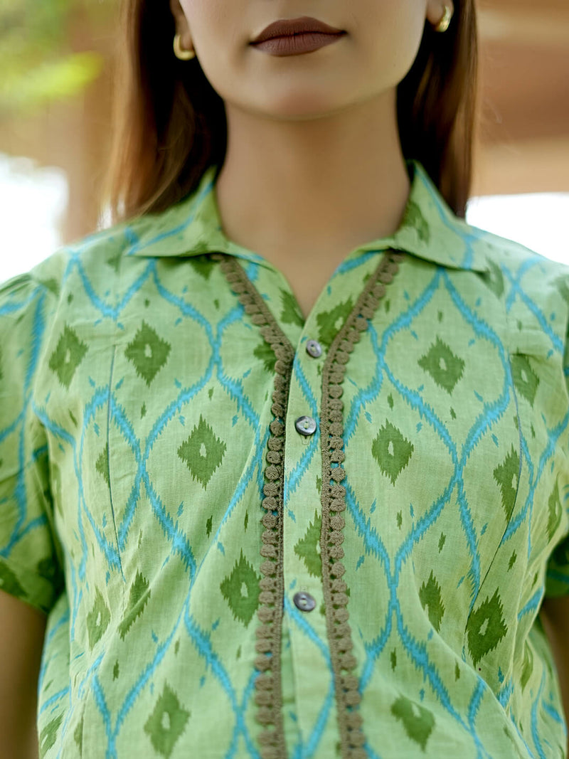 Pista Green Ikat Printed Maternity & Nursing Midi Dress with Concealed Feeding Zippers